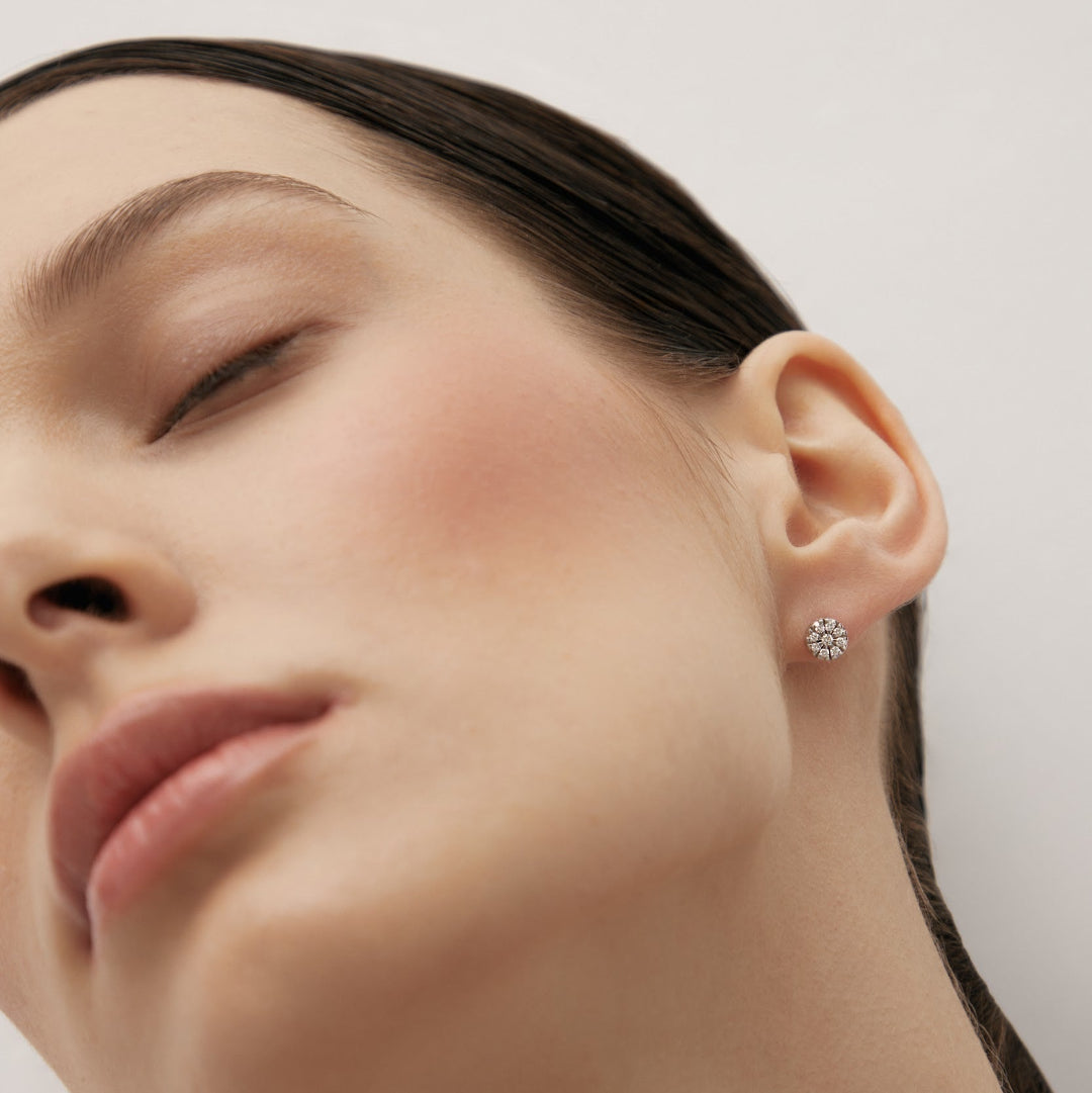 Diamond earrings in white gold