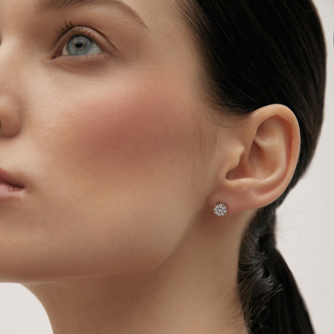 Diamond earrings in white gold