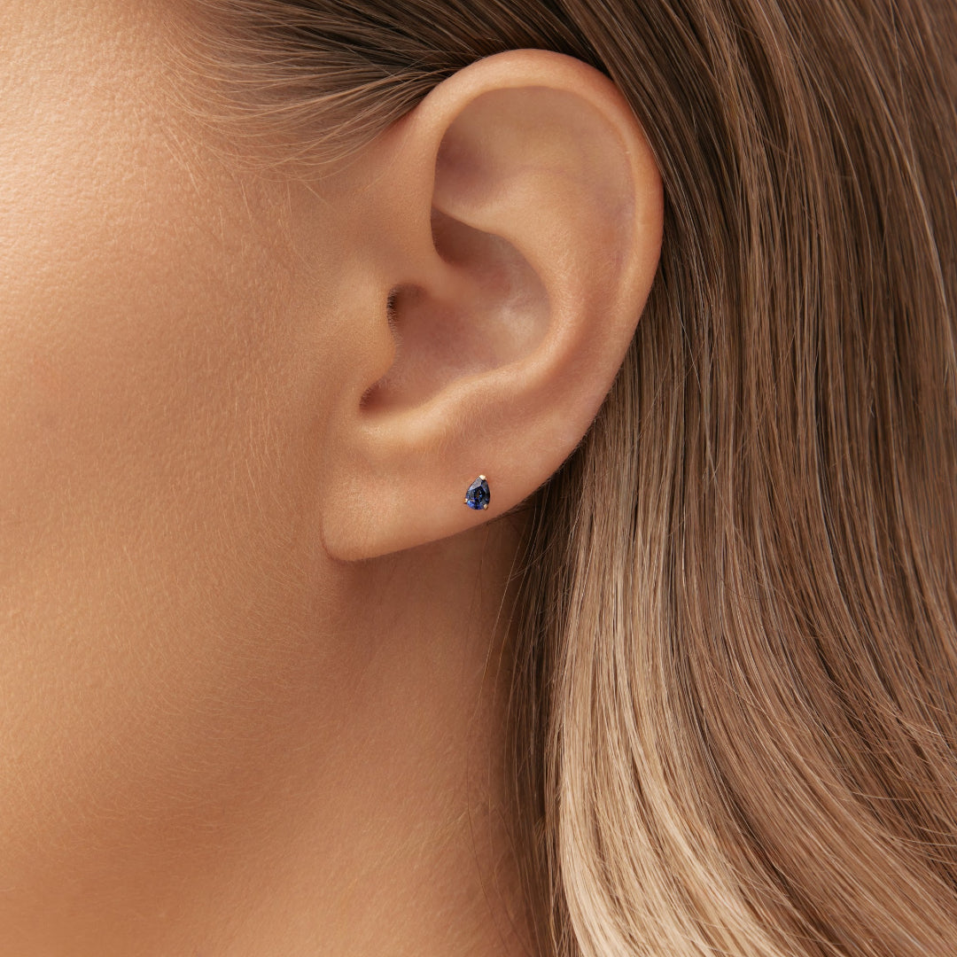 Sapphire piercing in white gold