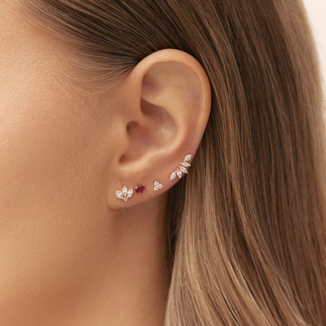 Diamond piercing in yellow gold