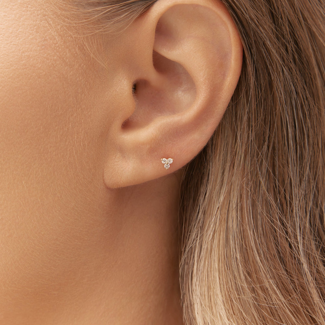 Diamond piercing in yellow gold