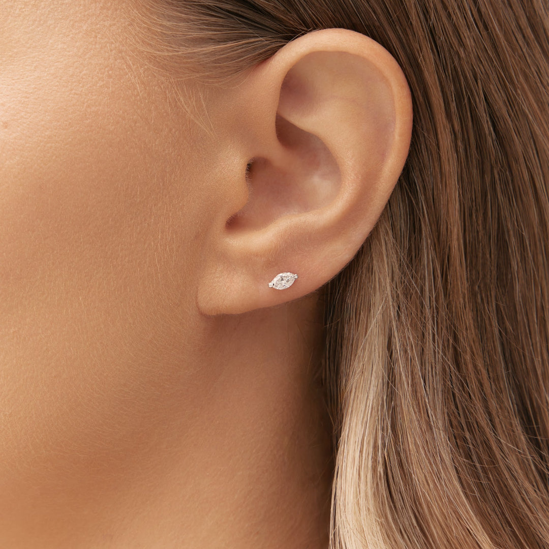 Diamond piercing in white gold