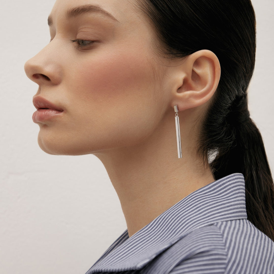 White gold dangle earrings